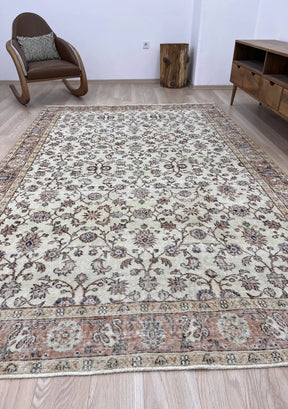 Zora - Vintage Beige Antique Washed Rug - kudenrugs