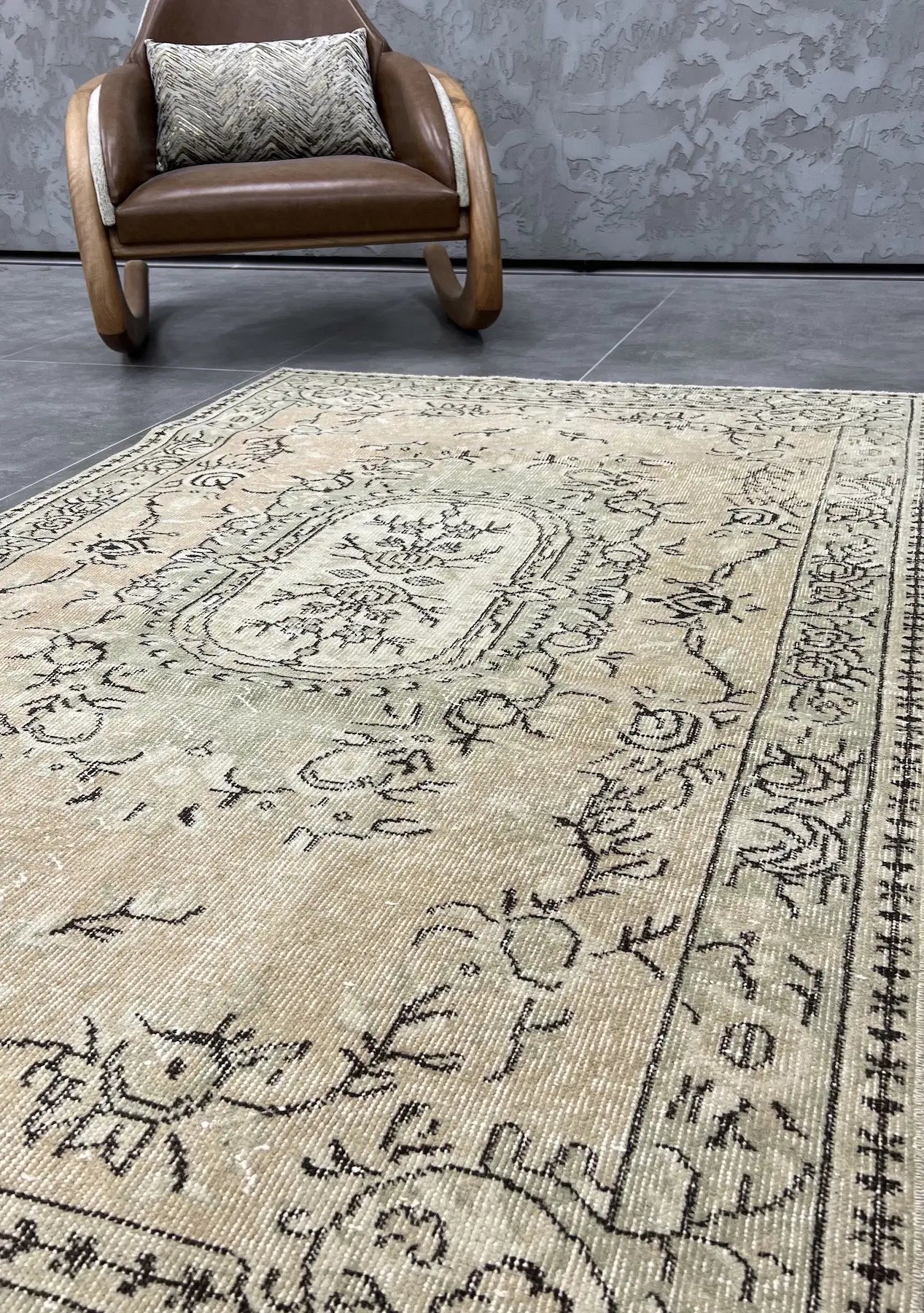 Zuri - Vintage Orange Antique Washed Rug - kudenrugs